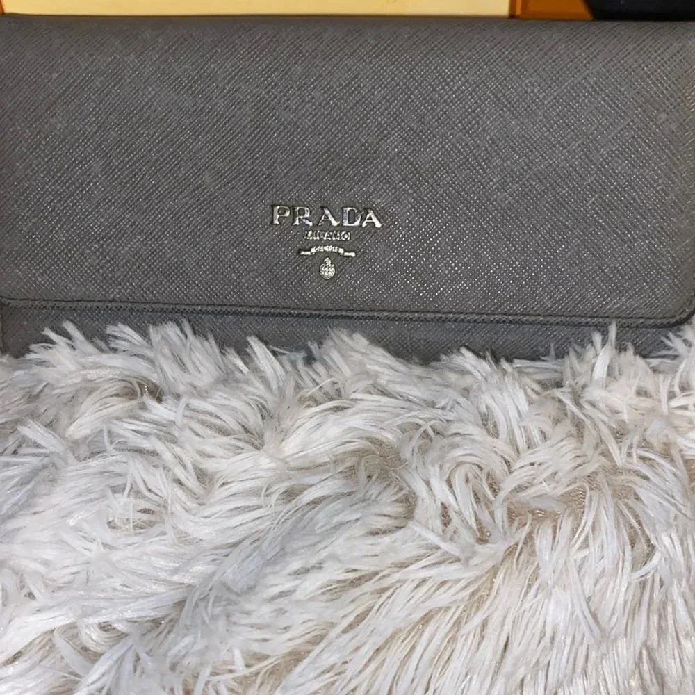 COPY - Prada EUD long wallet